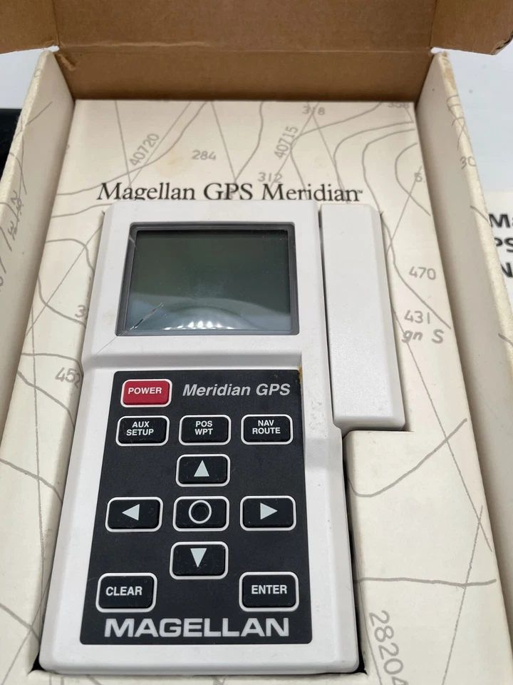 Magellan Meridian 12001 Handheld GPS Satellite Navigator White -SMALL CRACK- - Image 2 of 4