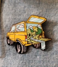 BRONCO-GREAT OUTDOORS- ENAMEL/ BADGE PIN-LARGE PIN-UNBRANDED-NEXT DAY SHIPPING