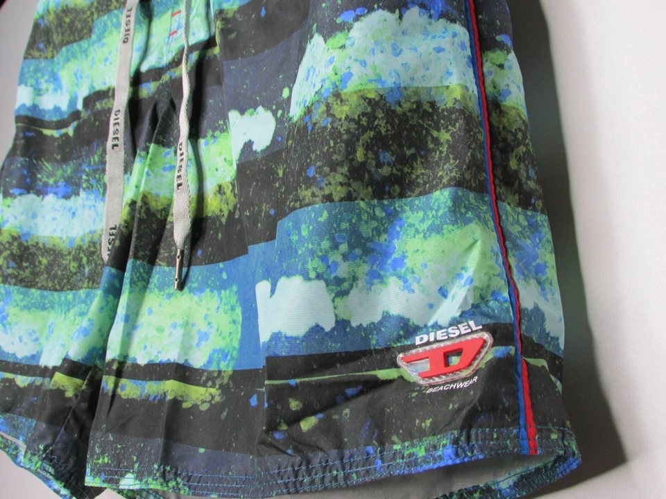 Pantalones cortos de playa DIESEL para hombre talla pequeña Foto 2 de 4