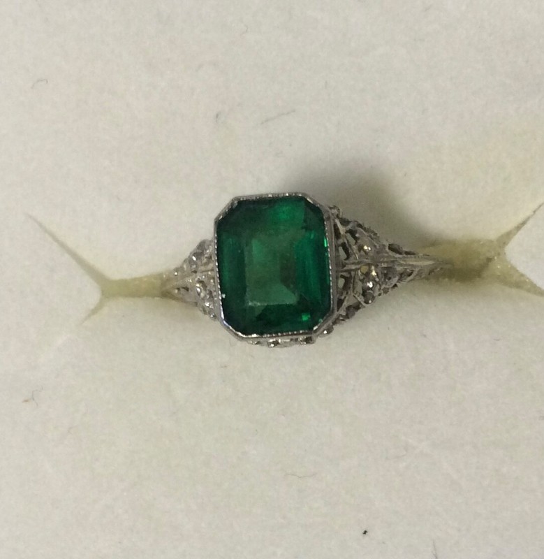14 K White Gold Ring w/ 2 Carat Emerald Lab Grown Size 6 1/4