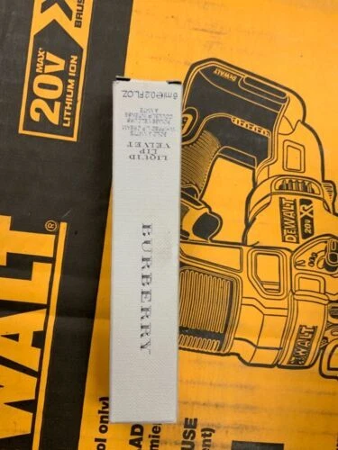 Pantalla Surtido líquido Burberry maquillaje de labios