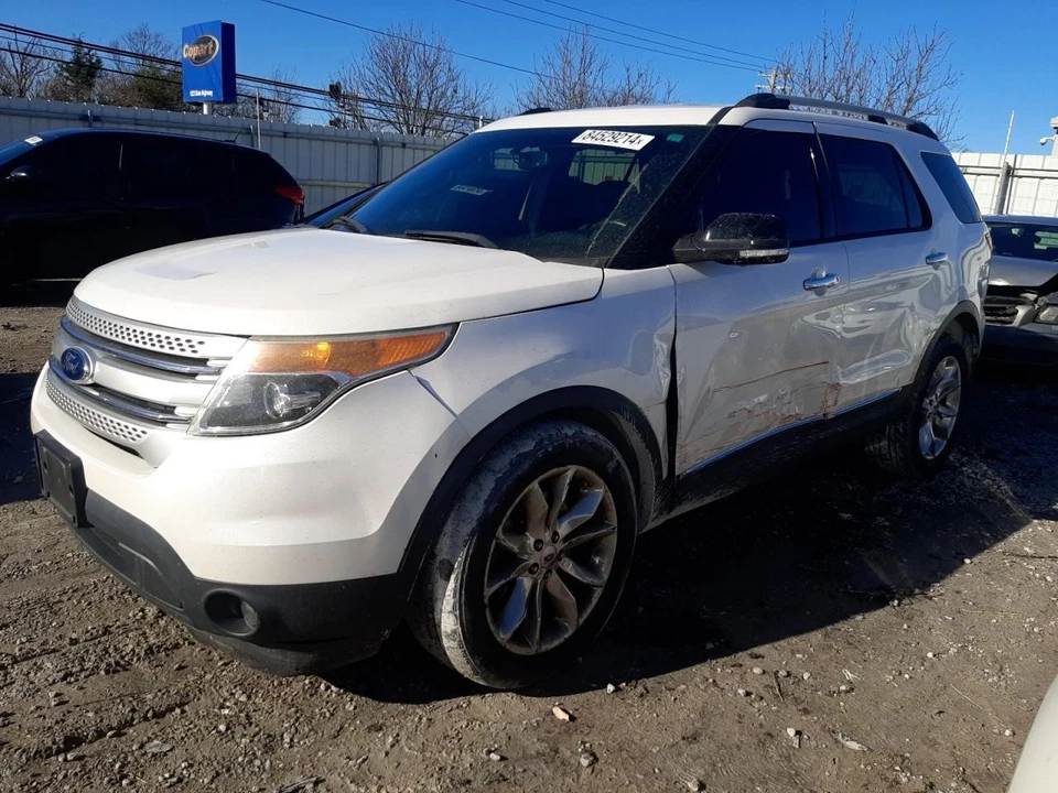 Conjunto de luz trasera derecha usado se adapta a: Ford Explorer 2014 sin equipamiento policial rojo L Foto 2 de 4