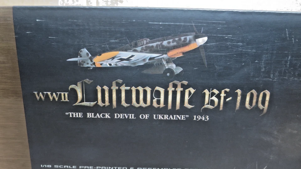 ELITE FORCE 1/18 Luftwaffe BF109G-6 "DEVIL OF UKRAINE" ERICH HARTMANN - Image 3 of 4