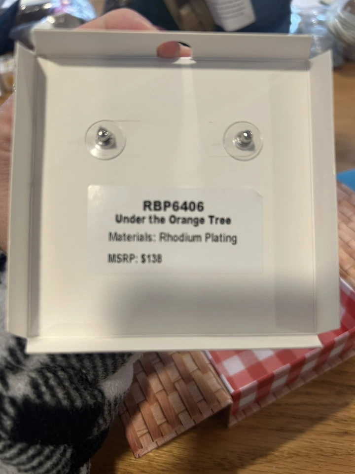 Pendientes frescos Bomb Party Market estrás “Under the Orange Tree” nuevos en caja Foto 4 de 4