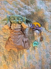 Star Wars Galactic Snackin' Grogu Mandalorian Anamatronic Toy