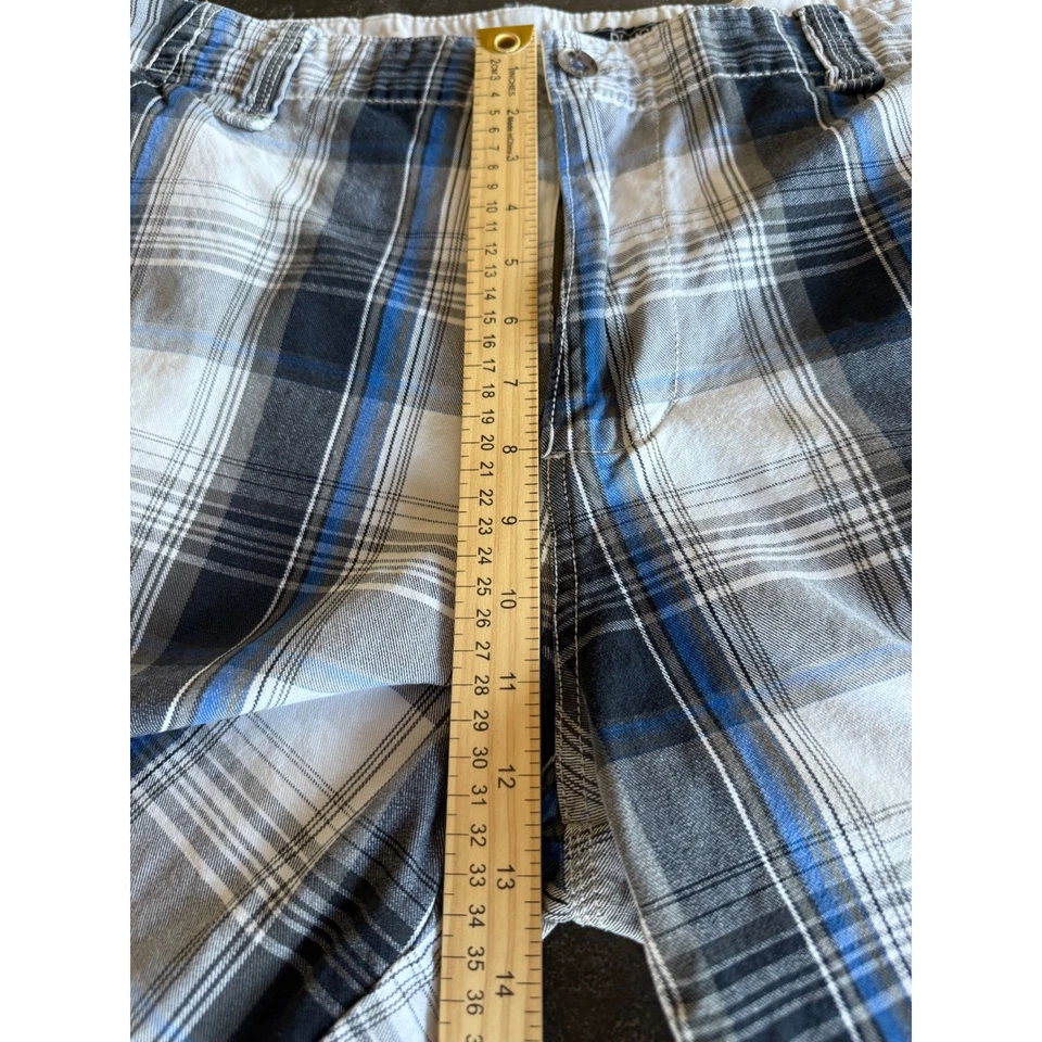 Shorts xadrez Plugg Co. masculino tamanho 38 azul cinza branco casual verão - Imagem 4 de 4