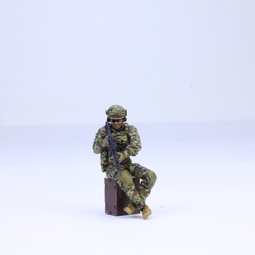(Vorbestellung) Prolackiert 1:35 US Special Force Hubschrauber 02 Piloten & 04 Fahrer - Bild 12 von 20