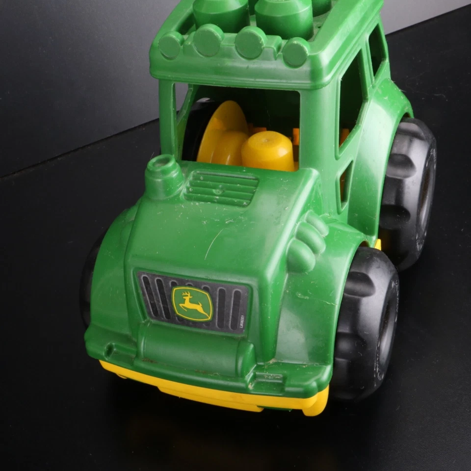 Mega Bloks John Deere Tractor Truck Figure Building Toys Collectible 9"x7"x6" - Image 3 of 4