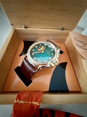 limited edition wd park exclusive ~ 30 years of bouncing ~ tigger watch - nib