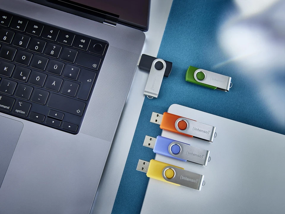 Basic Line Lot de 10 clés USB 2.0 8 Go avec étiquettes Pratiques Jaune Vert N... - Photo 2/4