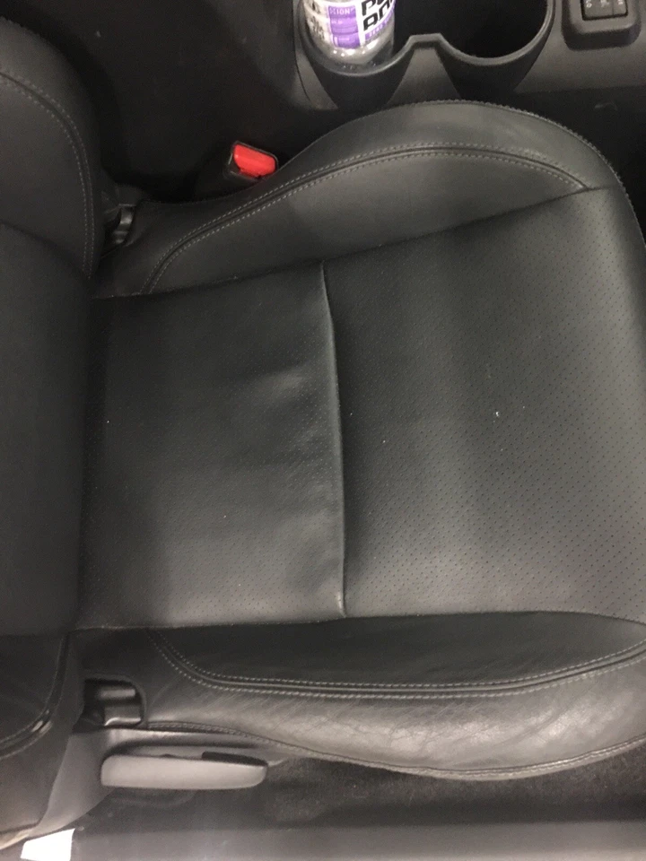 71071-21470-C2 Cubierta de asiento OEM Toyota Part Scion 14-16 cuero lado del pasajero derecho Foto 4 de 4