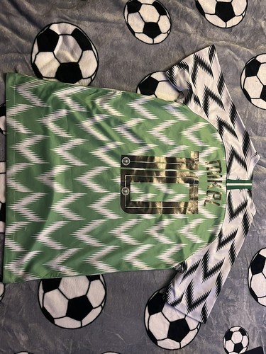 Nigeria Men’s 2018 Home Shirt Collectible - Size medium Mikel 10 Football - Picture 10 of 11