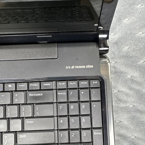 Dell Inspiron 1564 Laptop Black Working Turns on - Picture 8 of 19