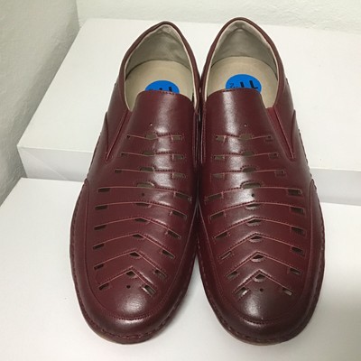 maroon stacy adams