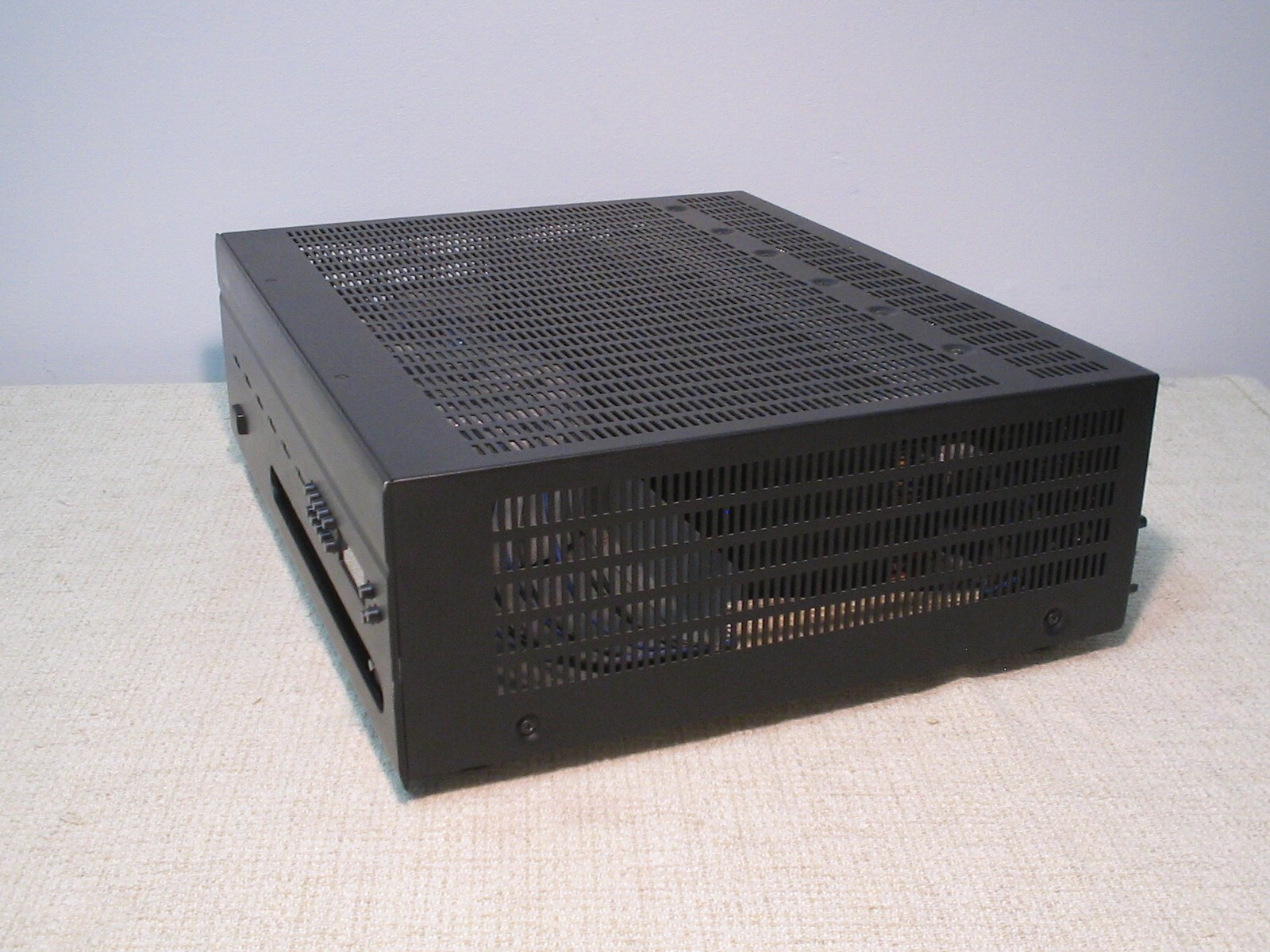 Niles ZR-4630 12-Channels Built-in AM/FM Tuner Music System Multizone Receiver