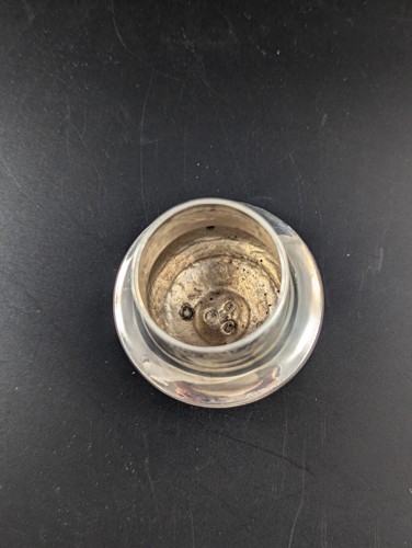 Coppia di zuccheriere a forma di vaso Giorgio II in argento sterling Charles Alchorne 1737 - Foto 16 di 23