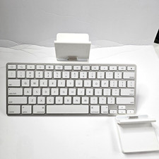 SEALED Apple A1359 iPad Keyboard Dock MC533LL/A 30-Pin 1st 2nd 3rd Gen NIB CLEAN