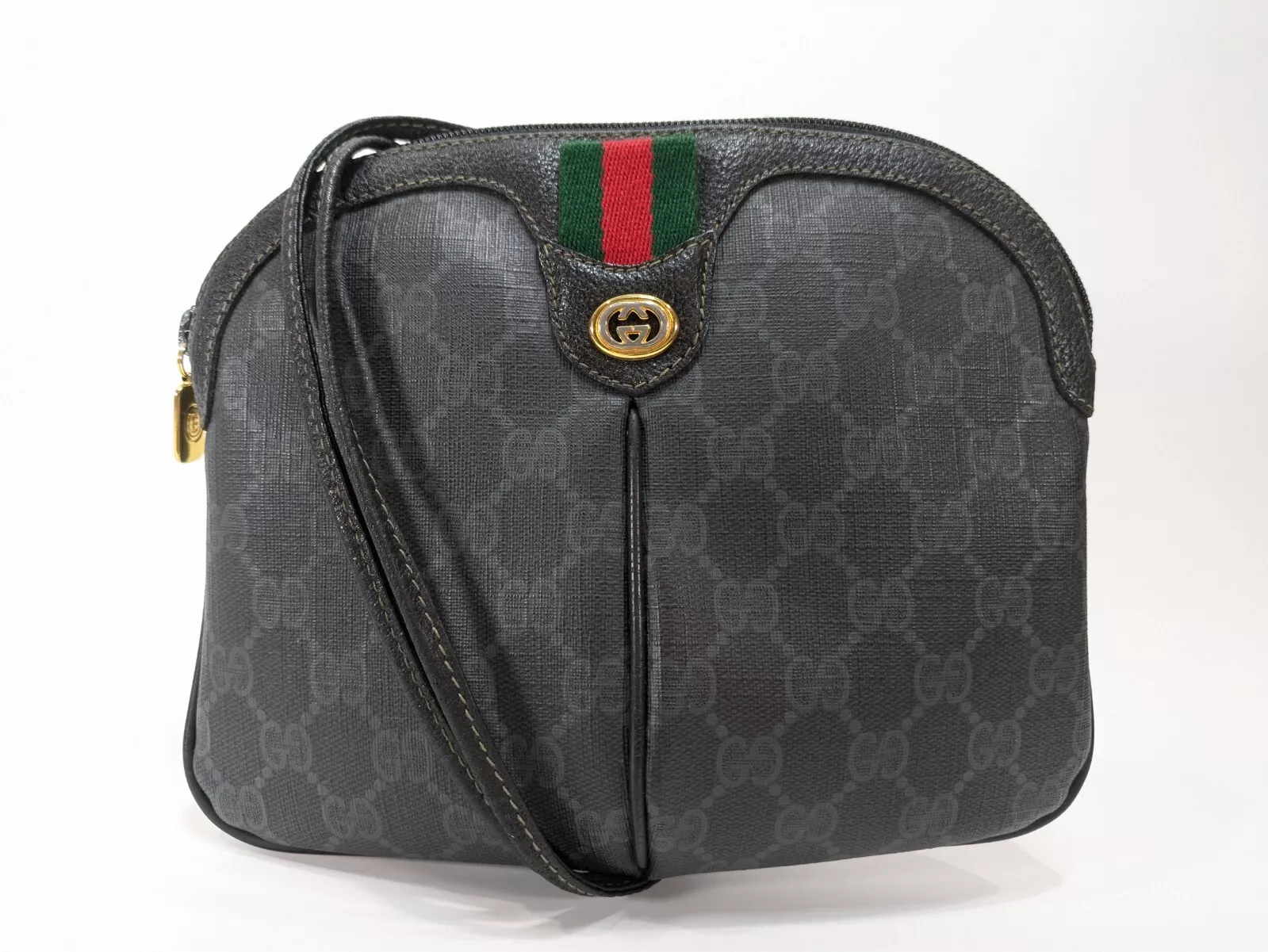Sac bandoulière vintage Gucci PVC GG Supreme noir authentique
