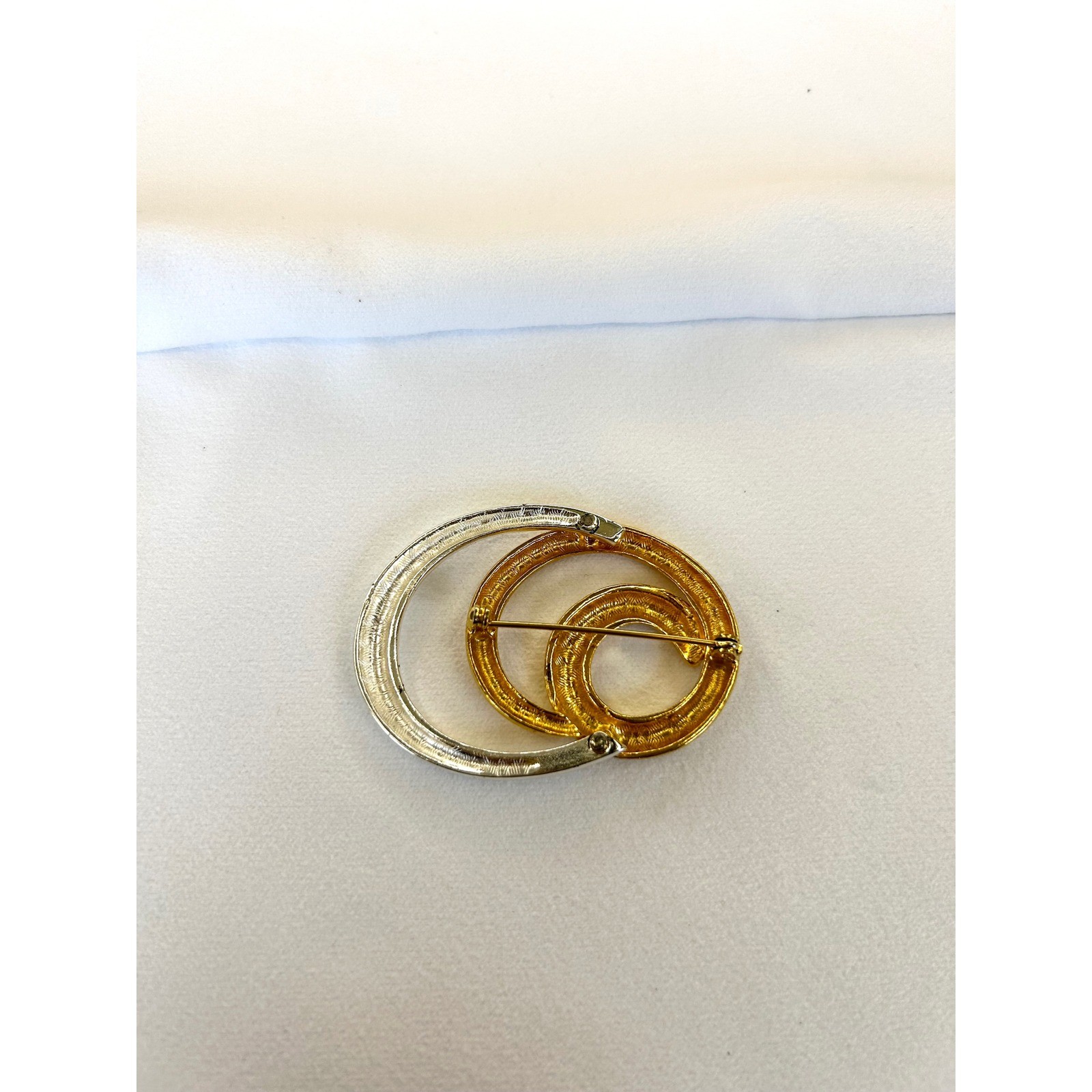 Two Tone Interlocking Oval Circle Brooch Pin Gold… - image 4