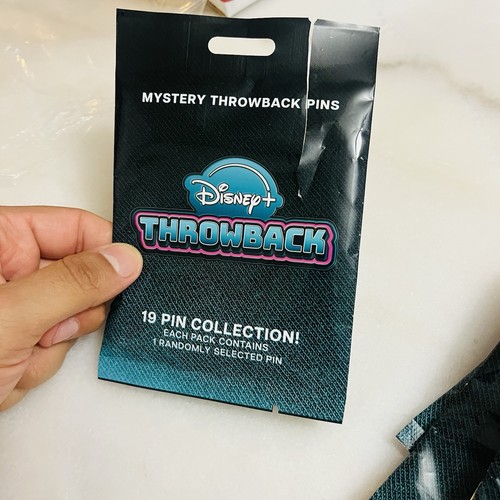 Disney Plus Mystery Throwback Pin VidCon 2025 Kim Possible Kimmunicator Disney+ - Bild 3 von 4