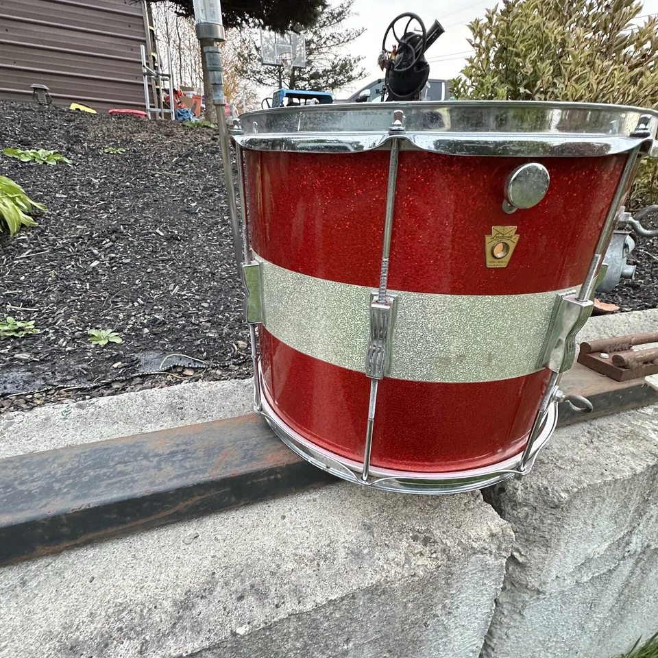 Винтажный Ludwig 15 X 13 красный серебряный блестящий марширующий малый или Tom барабан серийный 731138 - Изображение 3 из 4