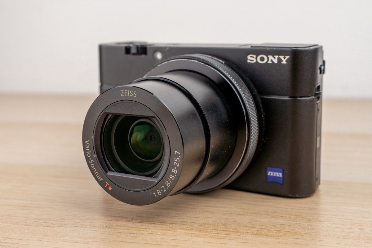 Sony Cyber-shot DSC-RX100 VA (RX100M5A) Compact Digital Camera
