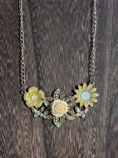 Gold Tone Yellow Cream Flowers Necklace With Enamel Accents 18-21