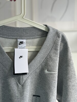 nike v neck sweatshirt