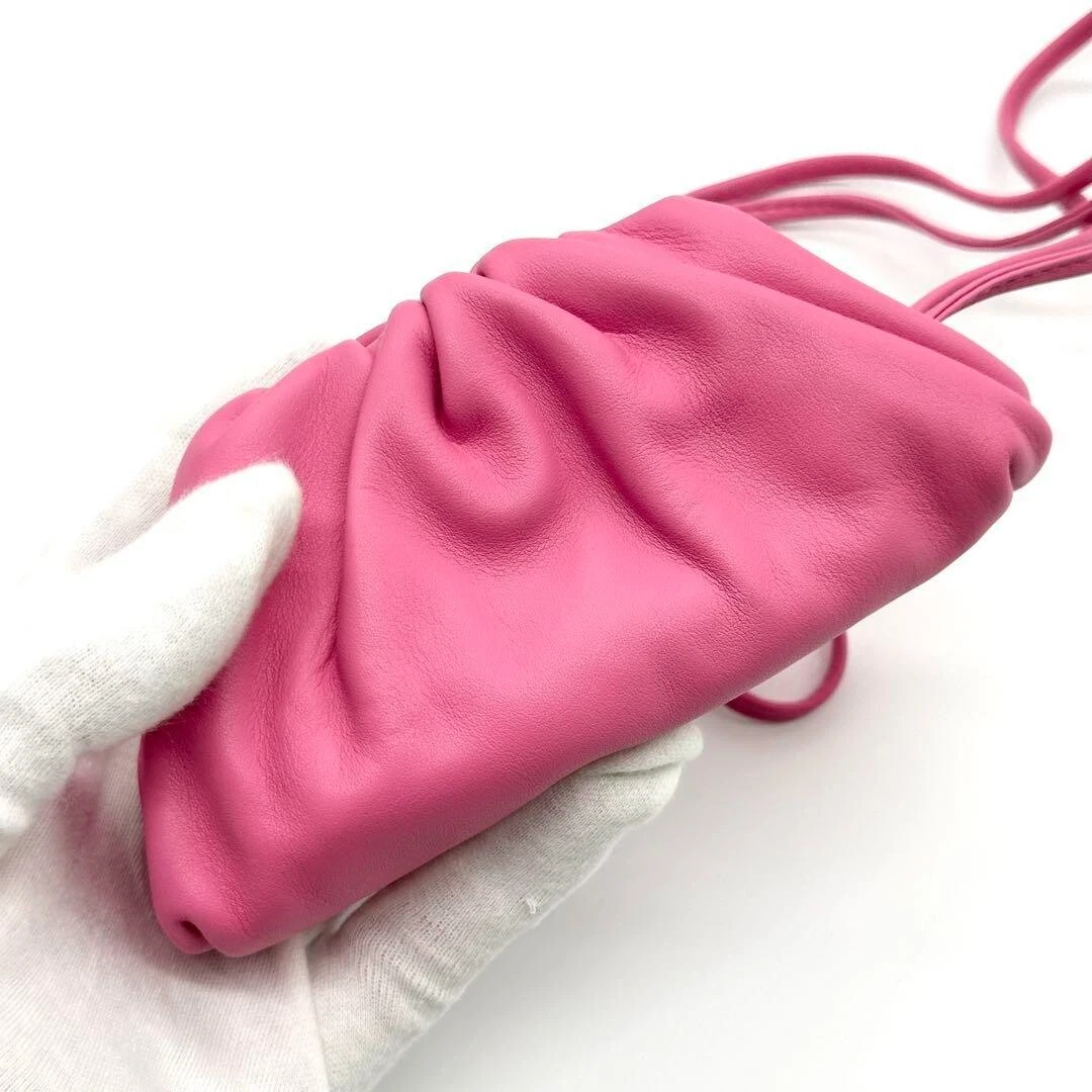 BOTTEGA VENETA il sacchetto portamonete pelle rosa H3 2"xW4 7"xD1 2" nuovo senza etichetta JP
