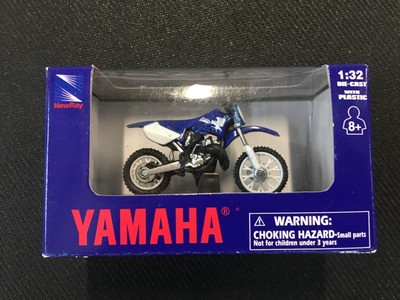 Yamaha yz 125 Newray moto modelo 1:32 1