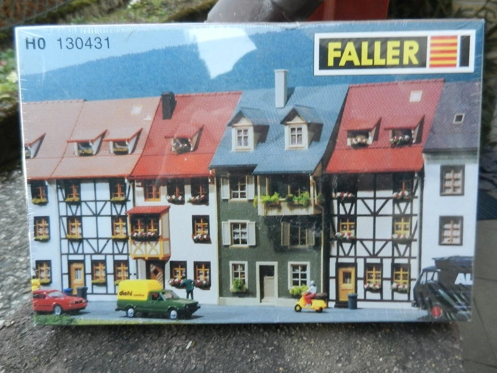 Faller 130431 Reliefhäuser in OVP