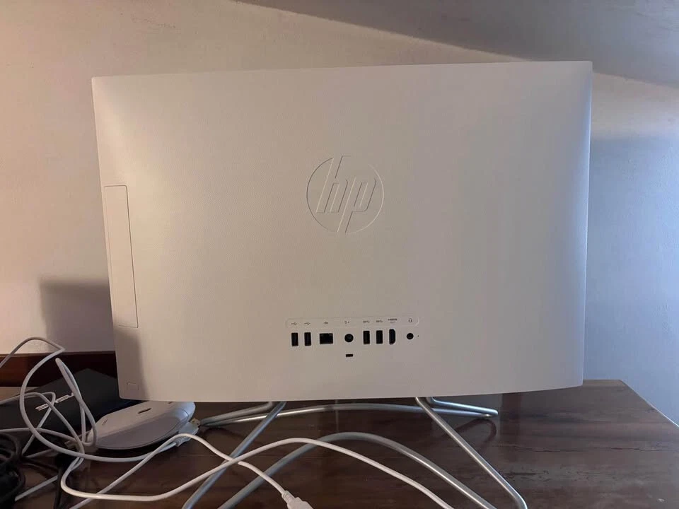 HP All-In-One PC  22-c0037nl 21,5'' A9 RAM 8GB HDD + SSD 1TB+128GB 8PT55EA - Immagine 4 di 4