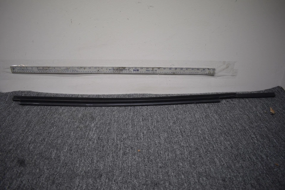 2008-2011 AUDI A5 QUATTRO WINDOW BELT MOLDING FACTORY OEM - Image 4 of 4