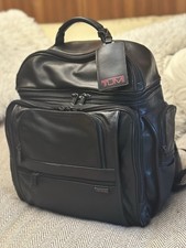 TUMI Alpha Leder Rucksack Schwarz XL Laptopfa...