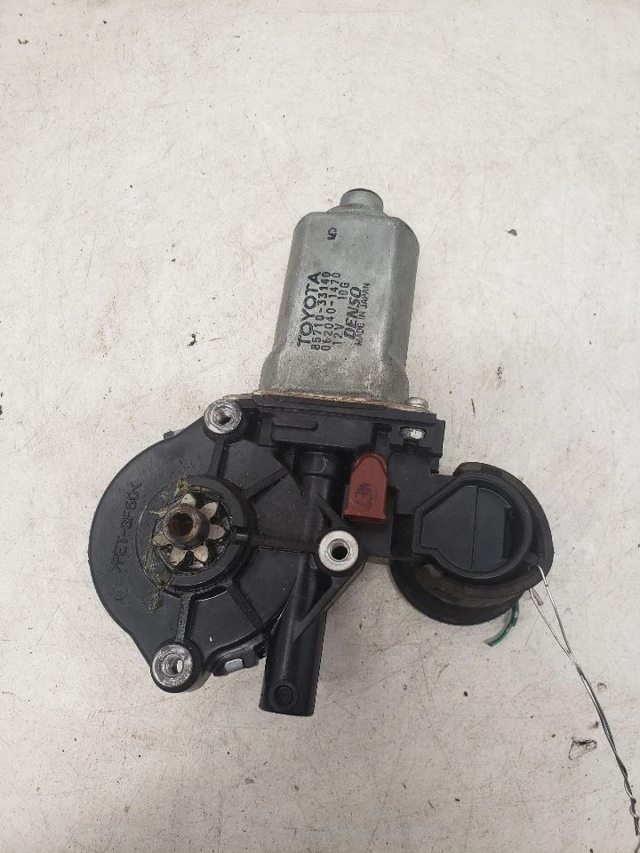 Передний мотор стеклоподъемника правого пассажира подходит для 04–06 LEXUS ES330 1432883 - Изображение 2 из 4