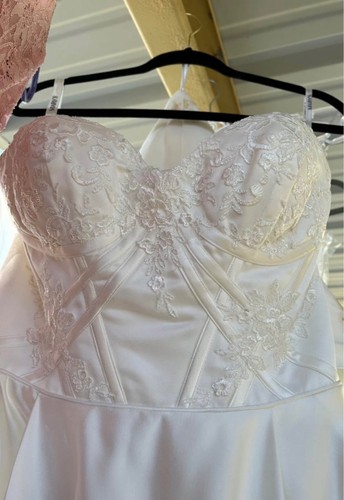 Ivory Satin Wedding Dress Size 8, Mary’s Bridal, pockets, zipper, lace, corset
