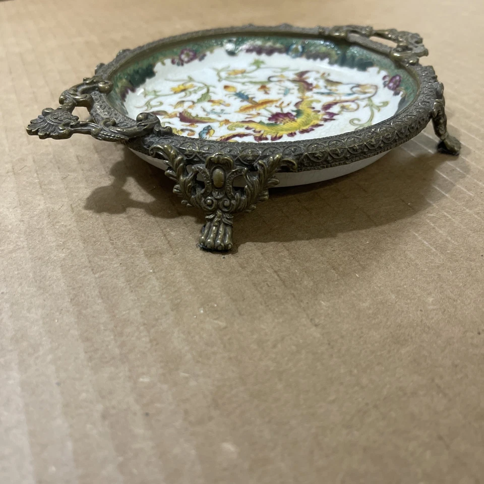 VTG ATQ Tang Hua Zhi Rong PORCELAIN AND BRASS FOOTED TRINKET  DISH 7”x 5” - Image 2 of 4