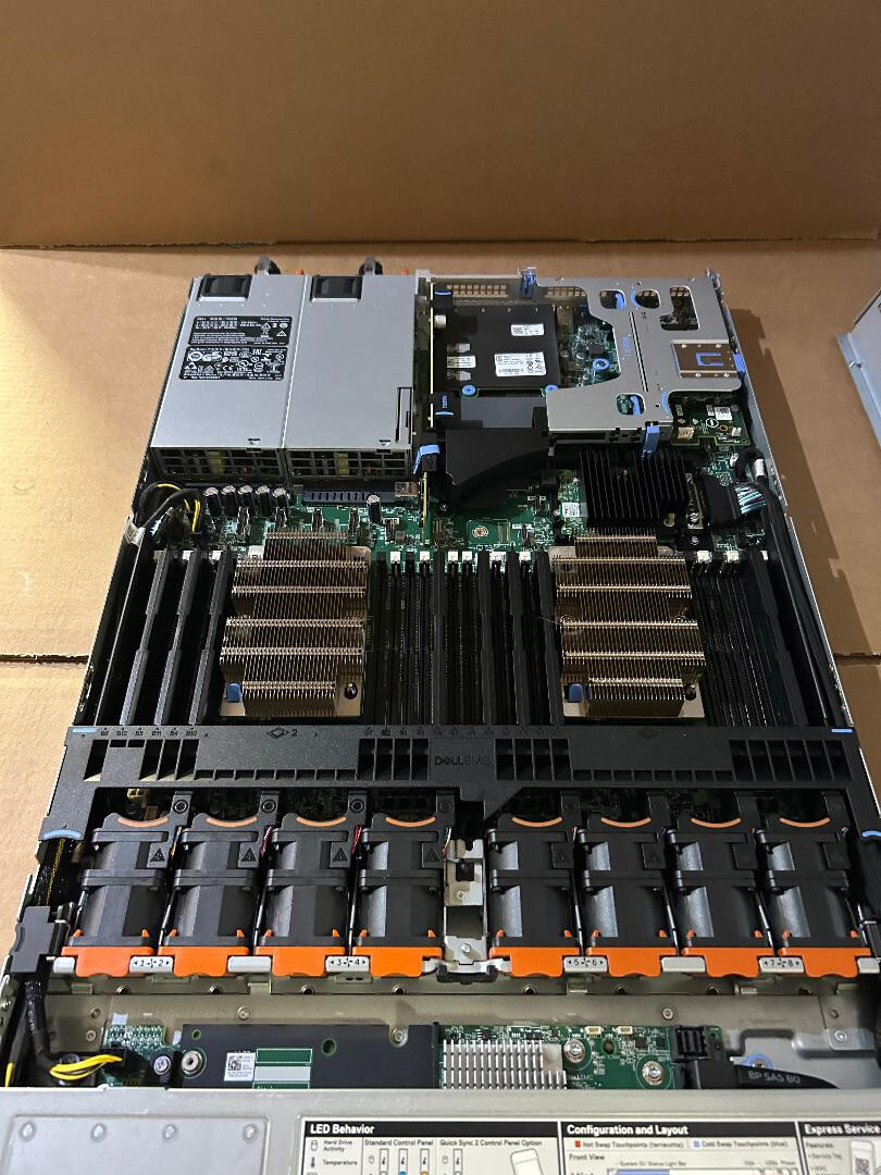 Dell Emc XC640 Server Qty.2 GOLD 6132 CPUS H330 Boss S1 2 X