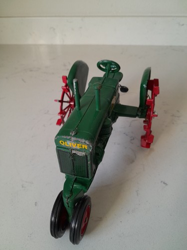 VTG J.L. ERTL Collector Oliver Row Crop 80 Model Tractor Diecast Spiked Wheels - Picture 3 of 7