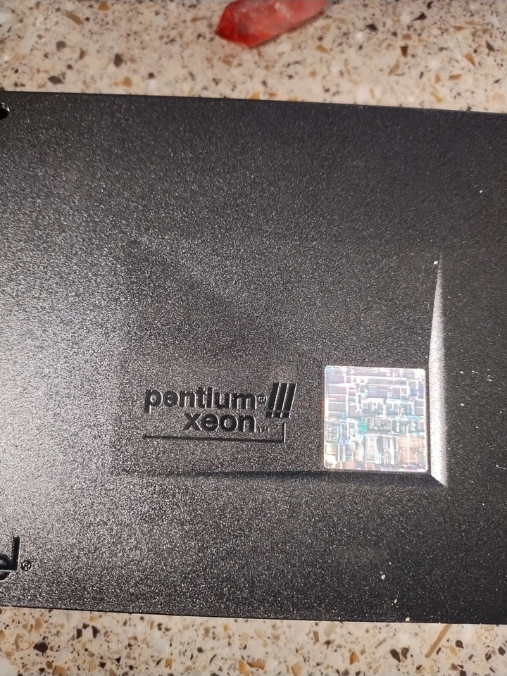 Intel Pentium III Xeon 500MHz (BX80525KY500512) Processor - Image 4 of 4