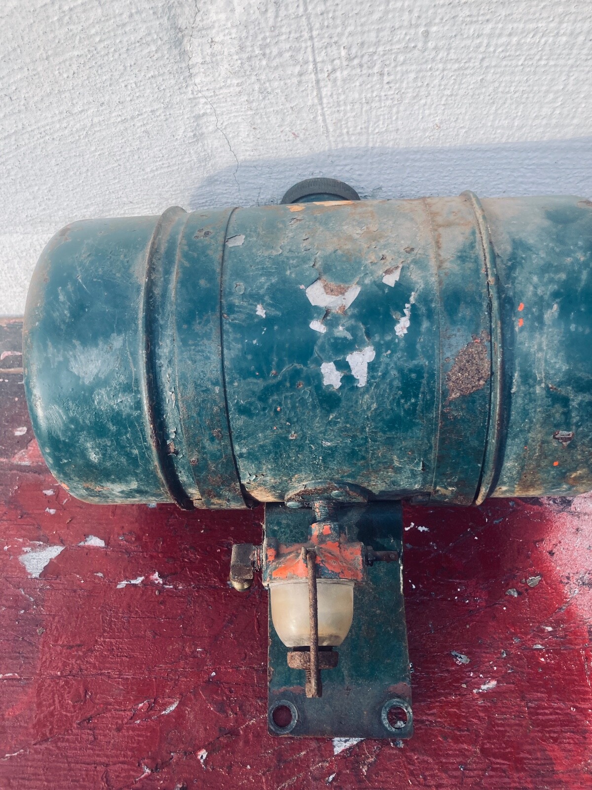 ANTIQUE VINTAGE SMALL ENGINE GAS TANK POSSIBLE BRIGGS CLINTON OR