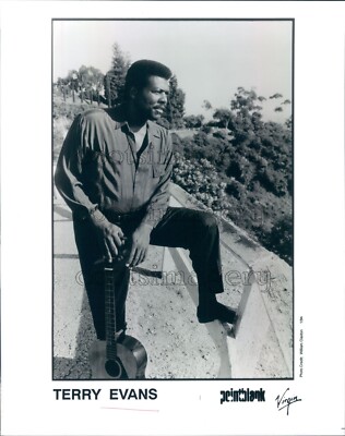 1994 Press Photo Mississippi Blues & Soul Singer Terry Evans With Guitar