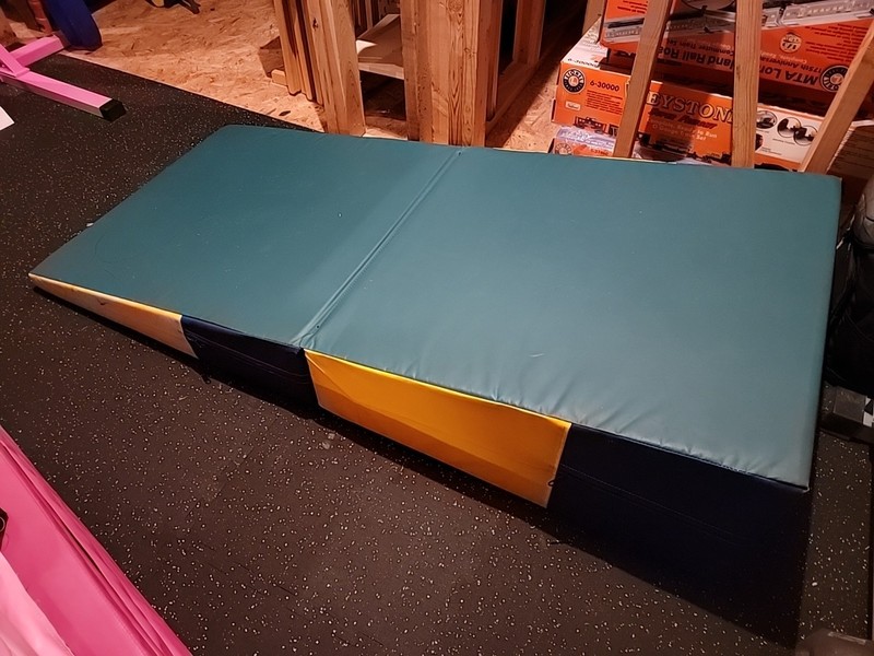 Norberts Gymnastics Folding Incline Mat