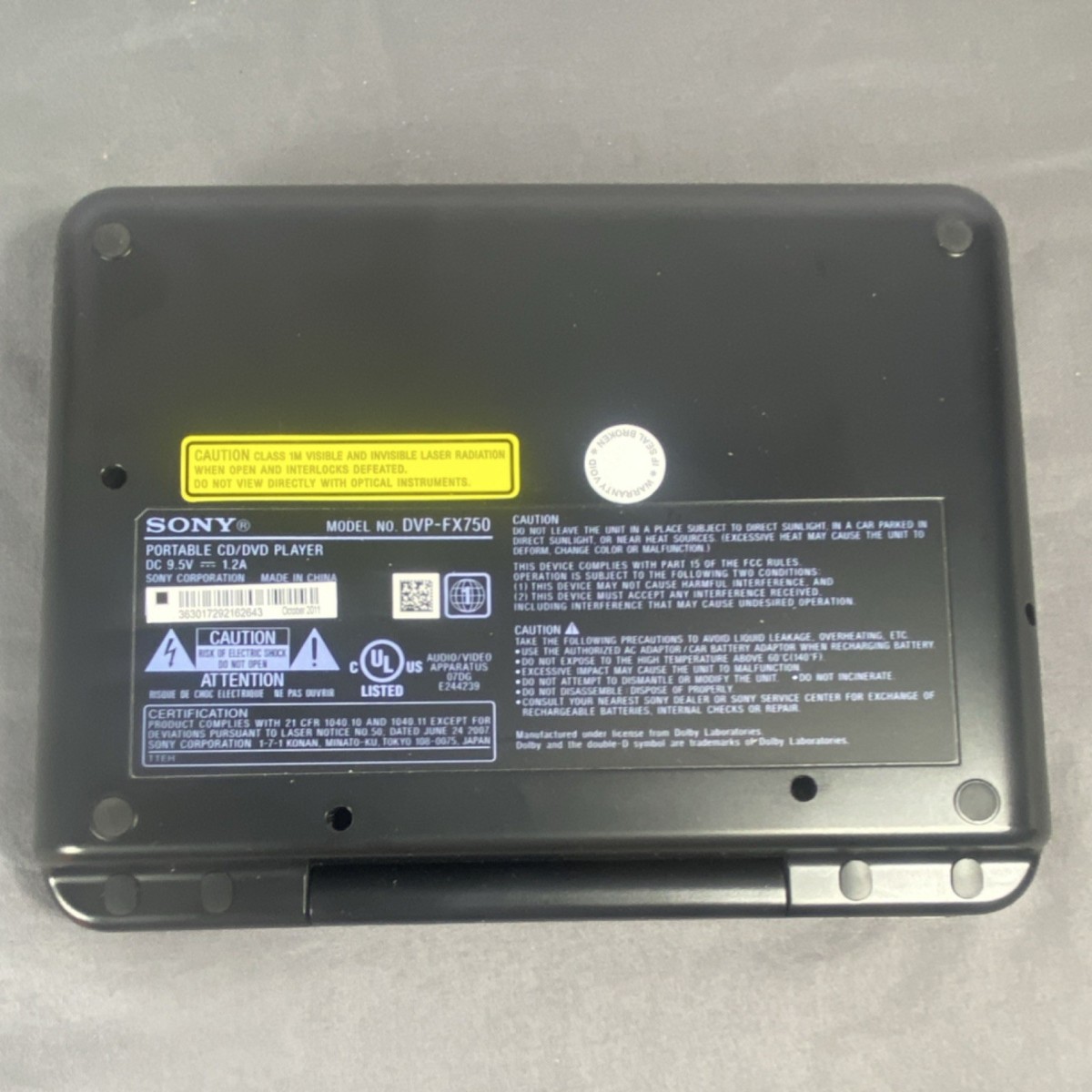 Sony DVP-FX750 Portable DVD Player with Screen (7