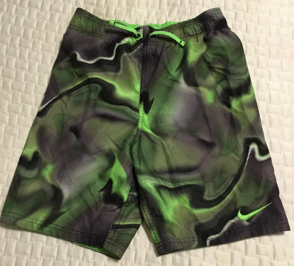 Nike Pantalones Cortos Lote de (3) Niños Pequeños (8/9) Forrados Gimnasio Deportes Natación Playa Aire Libre Foto 2 de 4