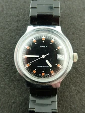 VINTAGE MENS TIMEX BLACK DIAL WRISTWATCH 