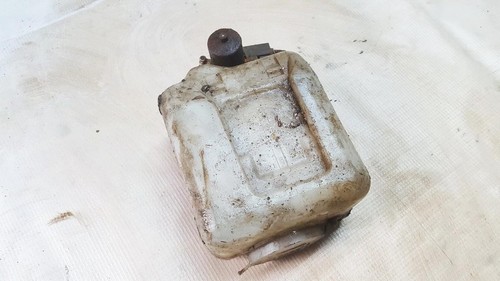Mazda 626 1996 Windshield Washer Reservoir tank (WASHER BOTTLE) US #773713-83 - Bild 2 von 2