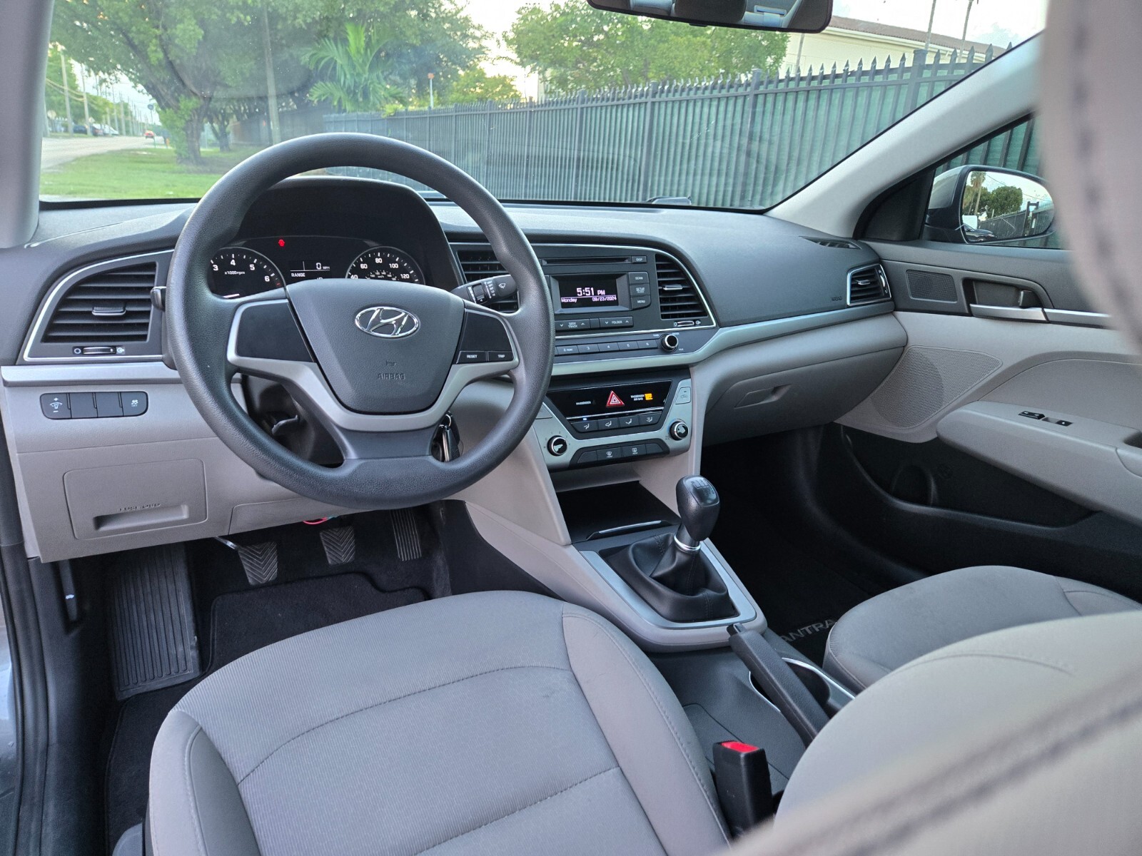 Hyundai Elantra - Image 15
