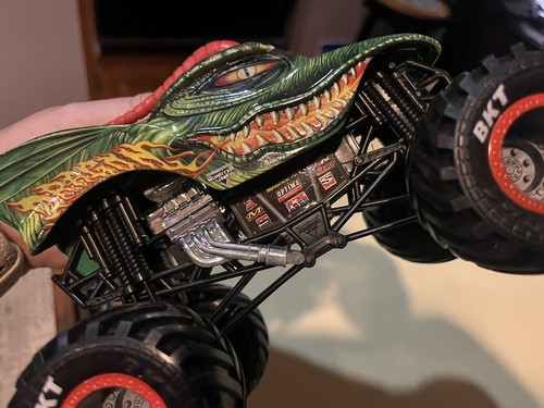 Monster Jam Monster Trucks Dragon Die-Cast 1:24 Scale Green 8" - Picture 7 of 8