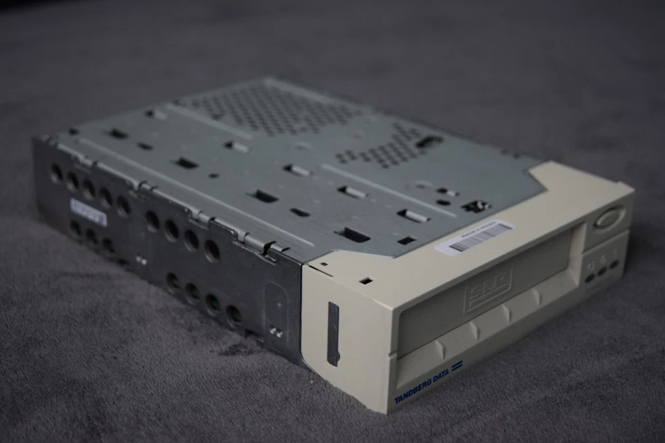 Tandberg SLR7 20/40 GB Band Tape SCSI Laufwerk - Bild 4 von 4